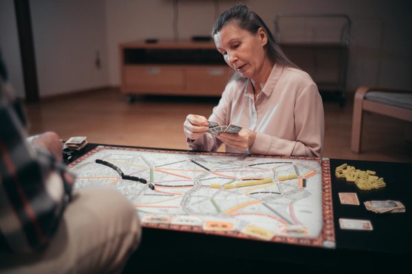 Dive Deep into UK Folk Music: Top Venues and Events to Experience Authentic Traditions